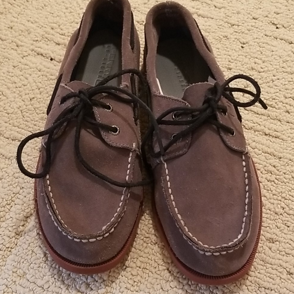 Size 5.5, Suede boys dress up Sperry topsiders
